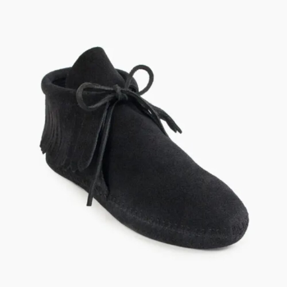 Minnetonka Women’s Classic Fringe Softsole Boots Black